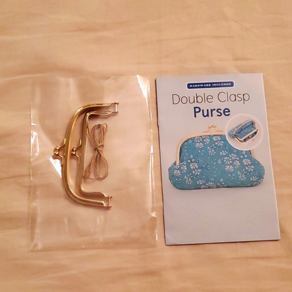 Sewing kit- Double-clasp purse